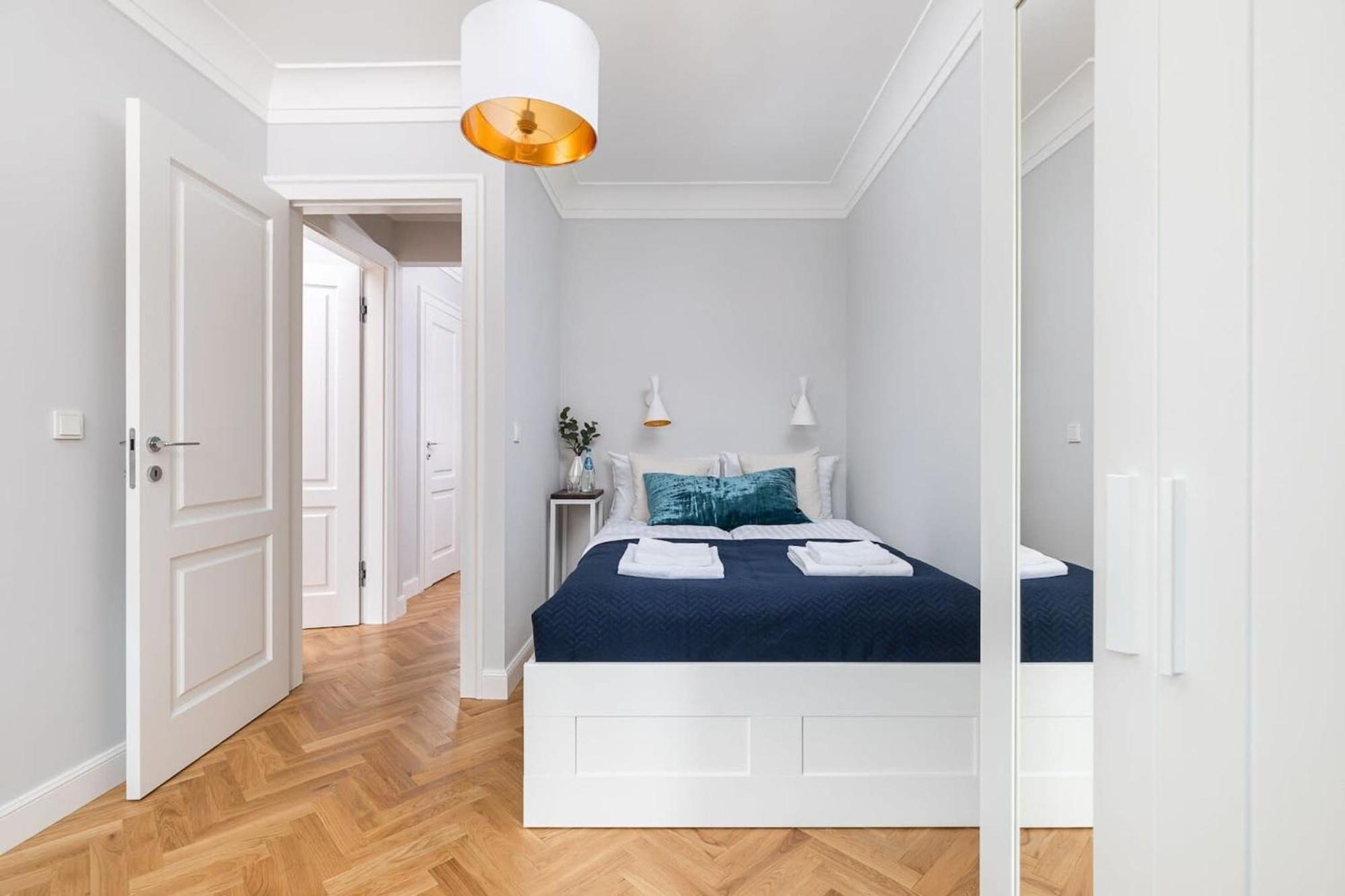 Plac Zamkowy - Apartment With City View By Noclegi Renters Varsóvia Exterior foto