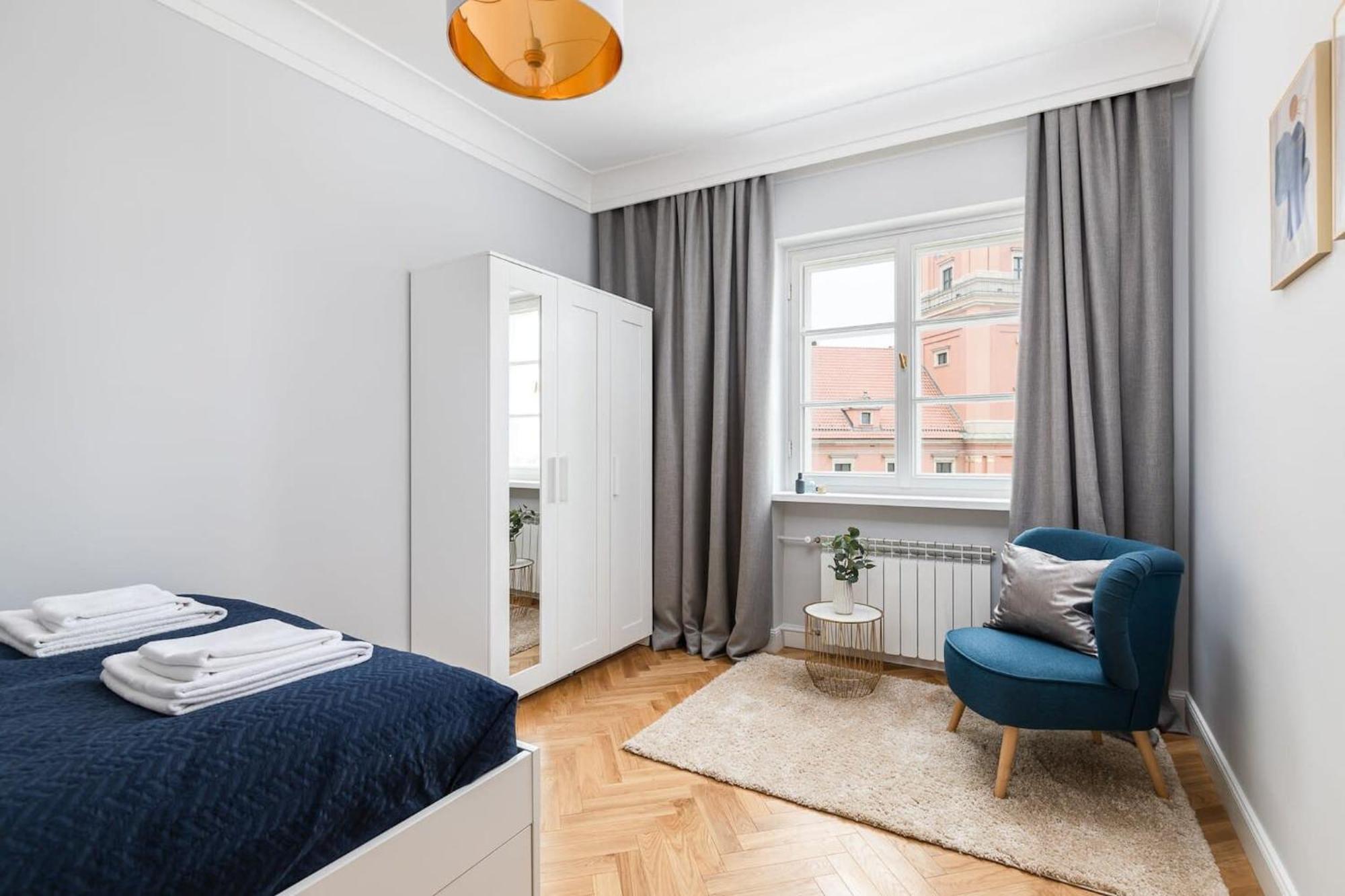 Plac Zamkowy - Apartment With City View By Noclegi Renters Varsóvia Exterior foto